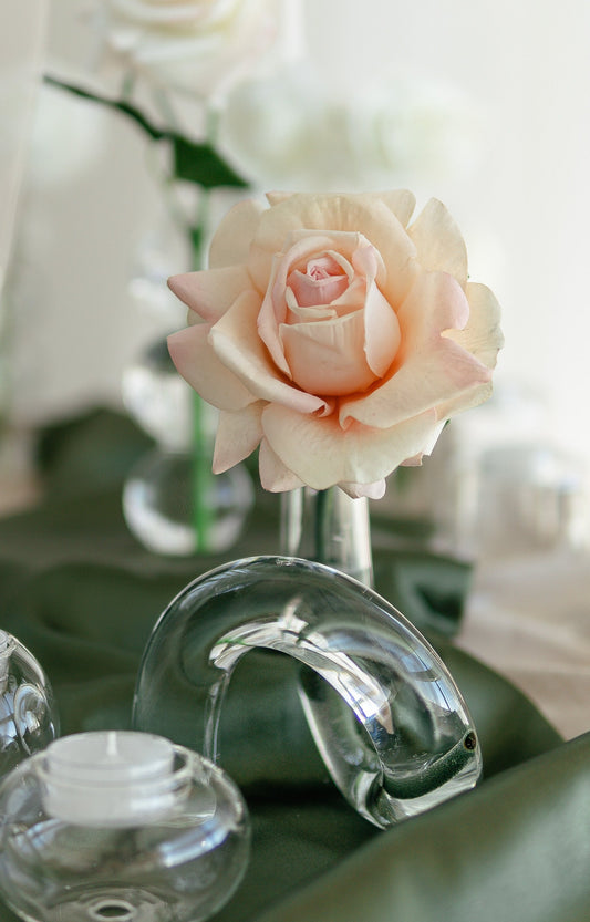 Flora Single Bloom Loop Vase – Elegant Glassware for Weddings