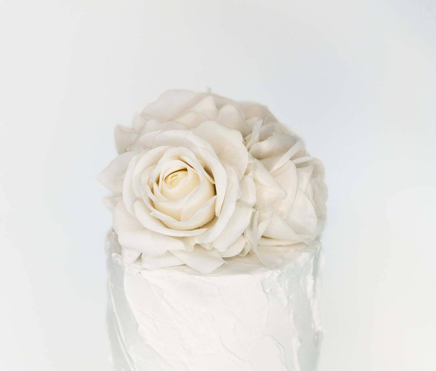 Callista White Real Touch Cake Flowers – Lifelike Faux Wedding Cake Décor