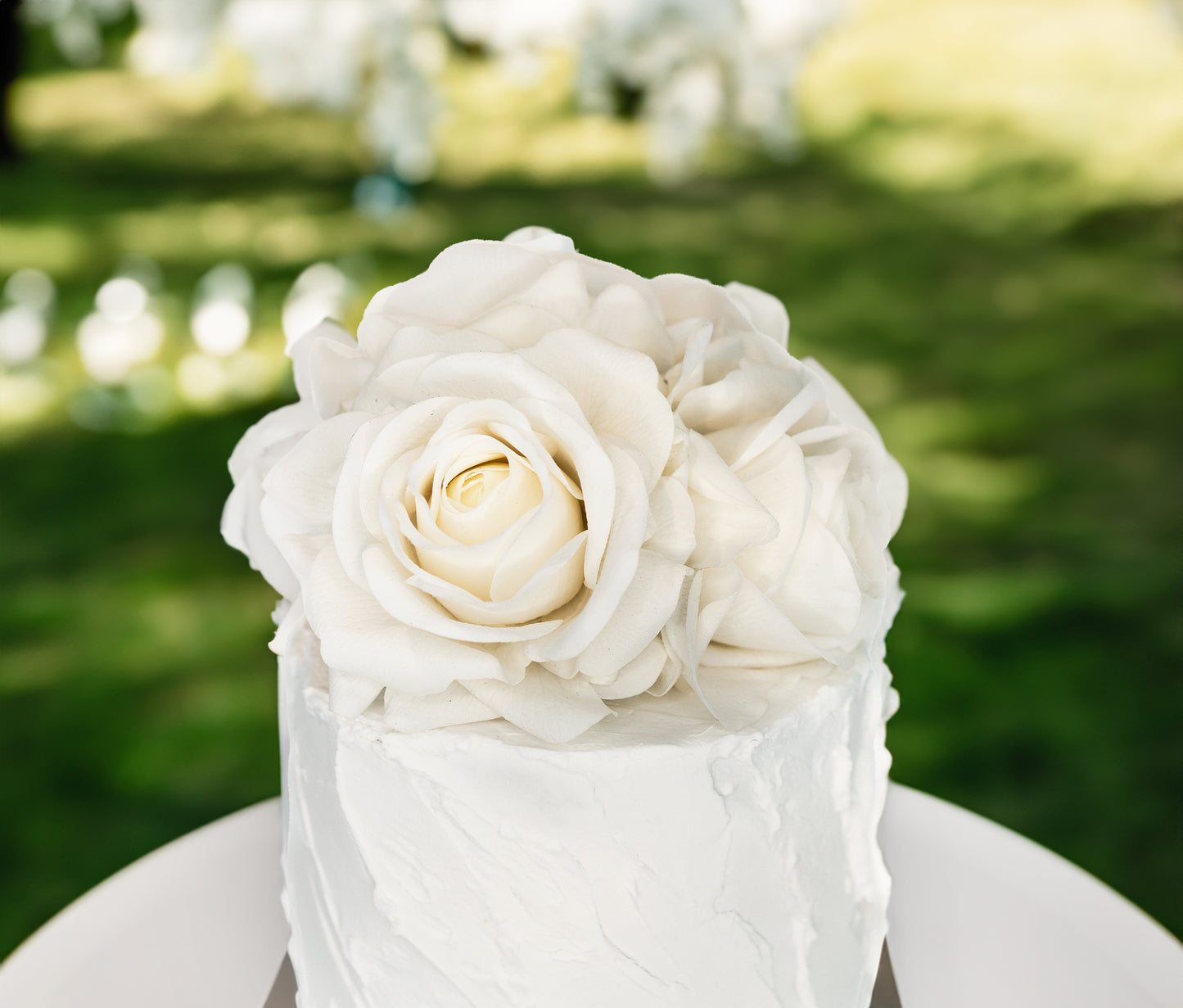 Callista White Real Touch Cake Flowers – Lifelike Faux Wedding Cake Décor